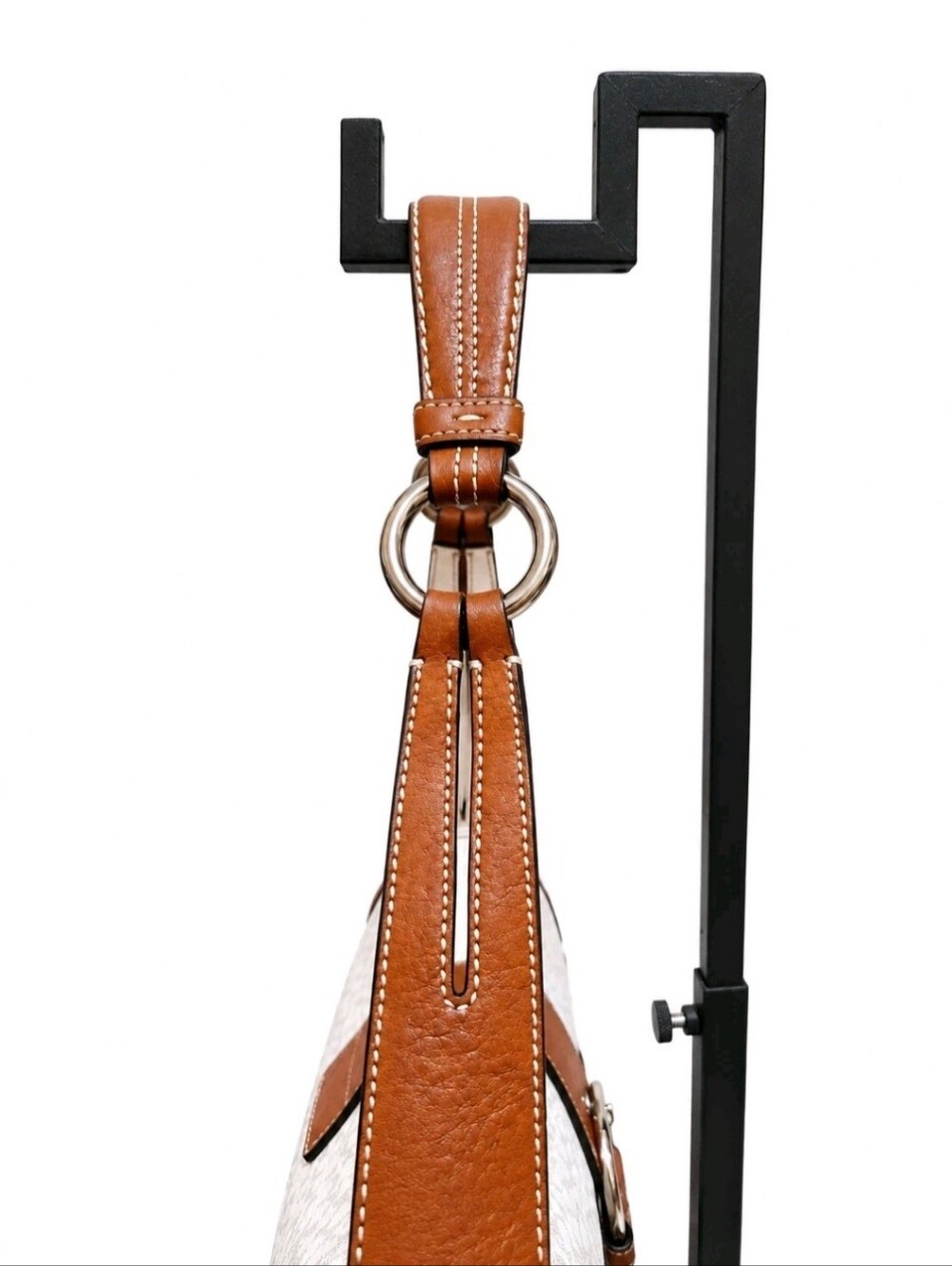 Vintage Coach White and Tan Jaquard Leather Shoulder Bag **NEAR MINT CONDITION** - Picture 5 of 16